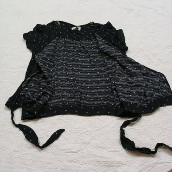 Universal Thread Womens Black Wrap Top With Tie Detail Size M - Picture 6 of 12